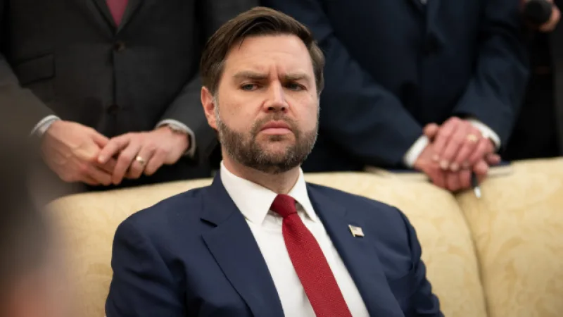 Трамп оставил "письмо из будущего": инструкции для вице-президента на случай непредвиденного Астане