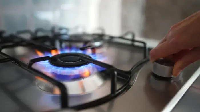 В Казахстане рассматривается возможность повышения оптовых цен на газ с целью привлечения инвесторов в отрасль. Заместитель премьер-министра — министр сообщил об этом, подчеркивая важность инвестиций для развития газового сектора страны. Астане