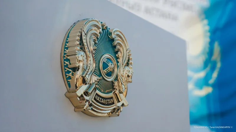 Токаев поднял флаг Казахстана в Астане: обновление модели государственности Астане