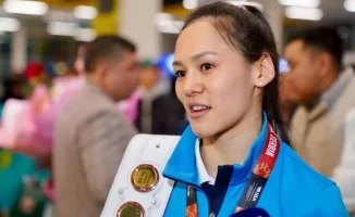 Казахстанская боксёрша Балкибекова вышла в четвертьфинал Кубка мира