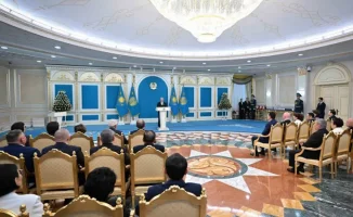 Токаев поздравил врачей на торжественном мероприятии в Акорде