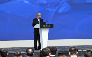 Президент Токаев утвердил стратегию по цифровизации и внедрению ИИ, что может повлиять на социальные изменения в стране