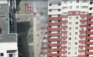 Пожар в многоэтажке Астаны: кадры с места происшествия в соцсетях