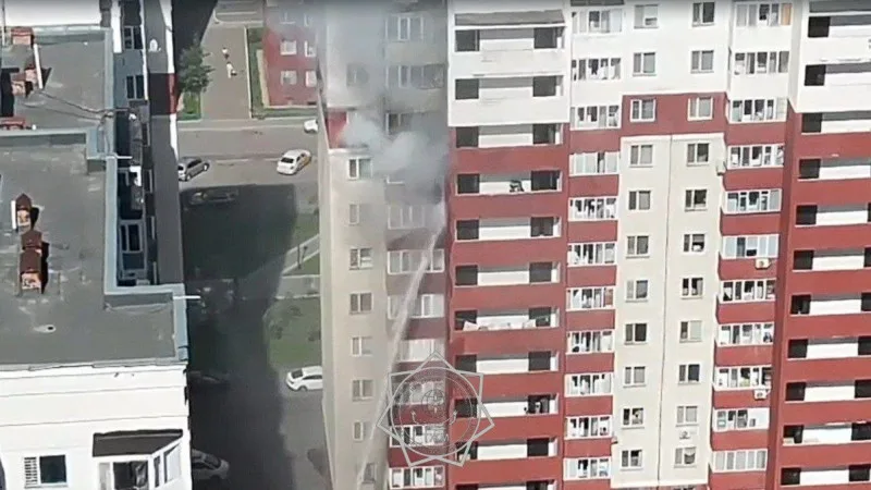 Пожар в многоэтажке Астаны: кадры с места происшествия в соцсетях Астане