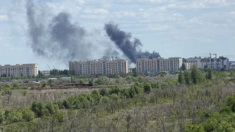 В Есильском районе Астаны разгорелся огненный вихрь: черные клубы дыма окутали небо Астане